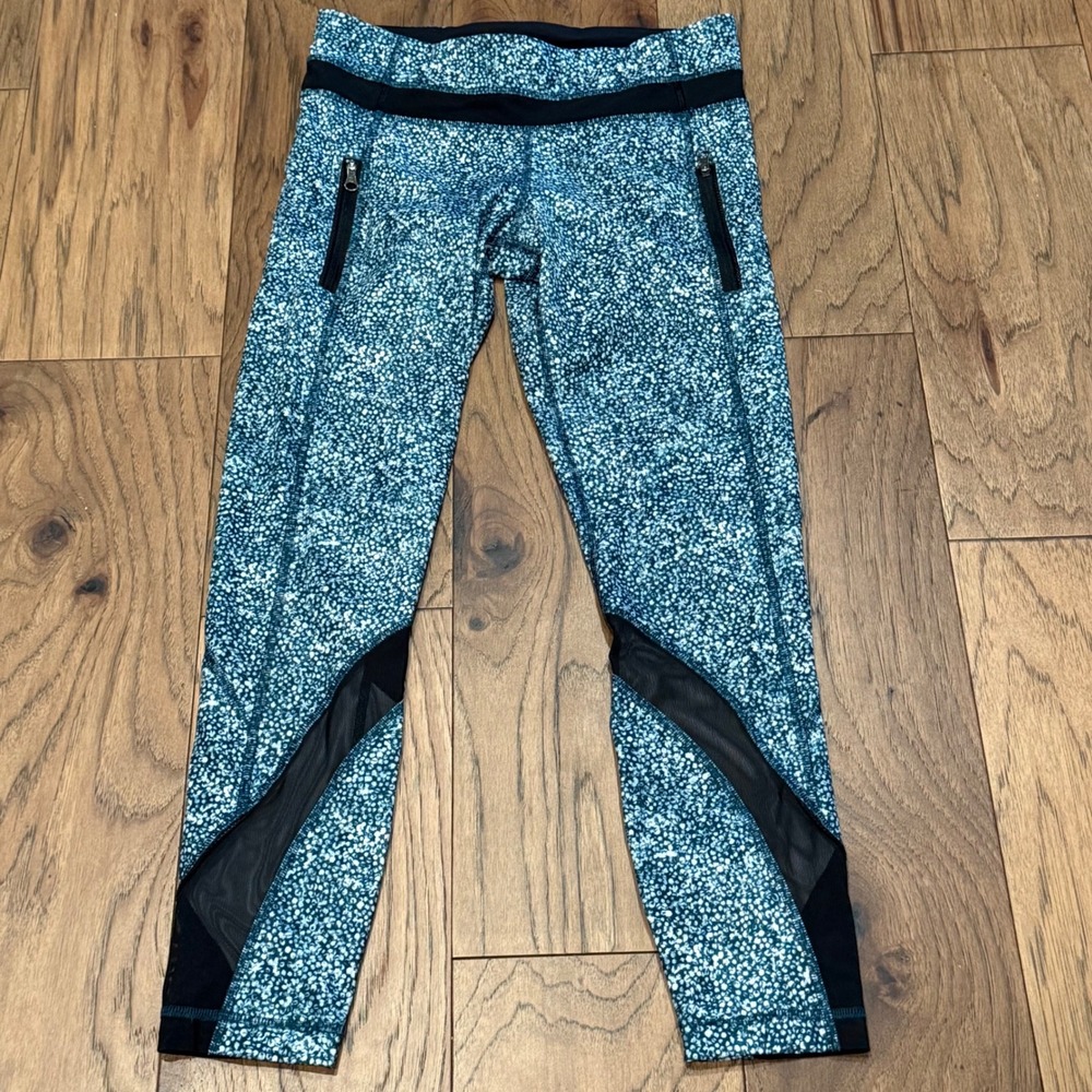 Lululemon Teal White Speckled Mesh Crop Leggings with Zipper Pockets Size 6